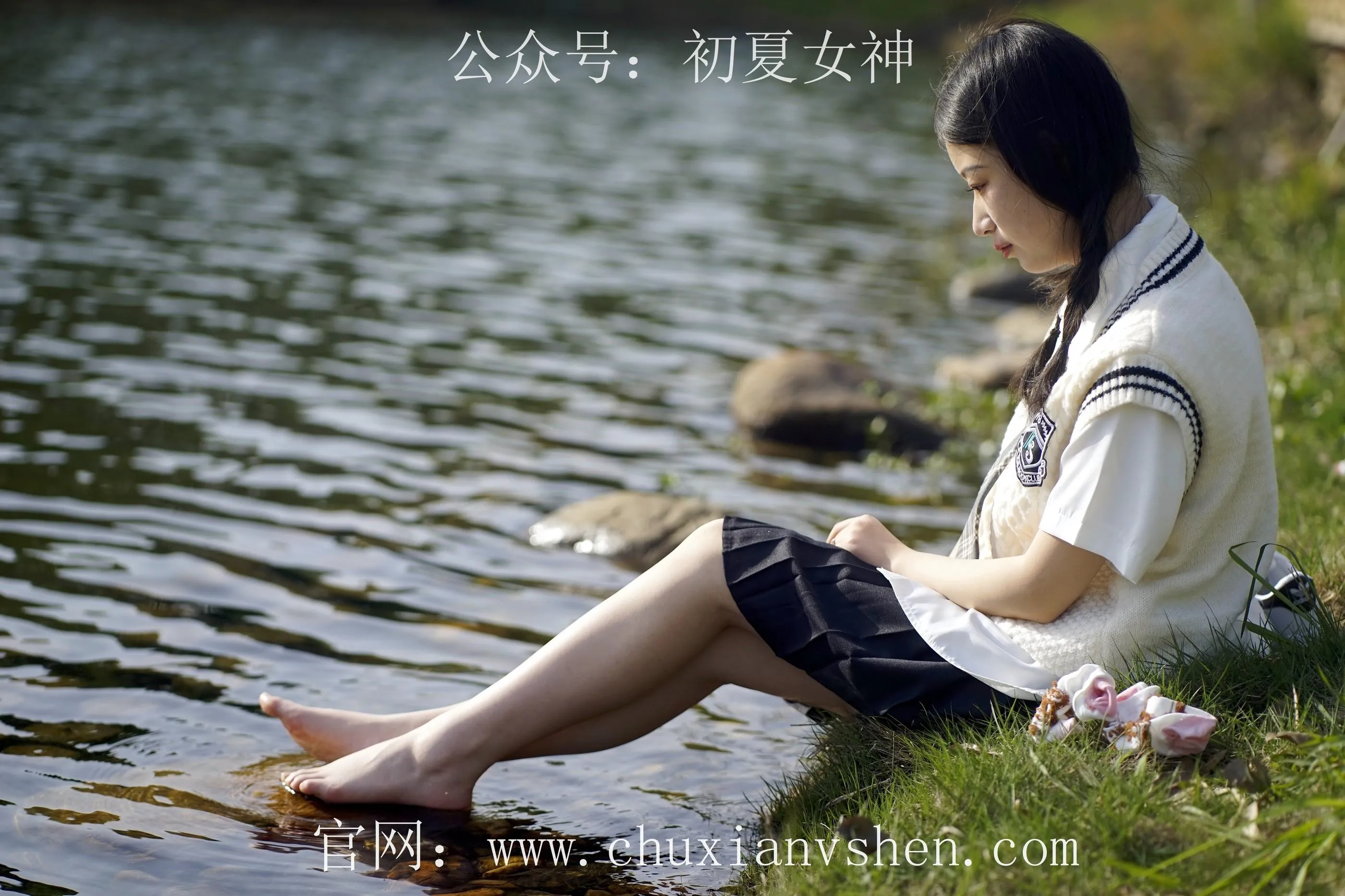初夏女神 NO.061 念念 春秋JK套搭配三叶草贝壳头鞋 [115P]插图4